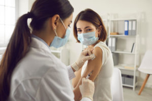Infirmière Vaccination Covid-19 et Grippe
