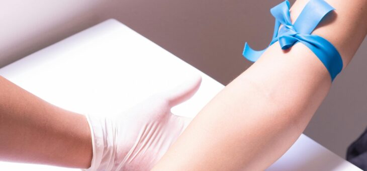 Prise de sang et cancer : quels marqueurs tumoraux recherche-t-on et comment les interpréter ?